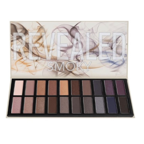 You’ll love The Revealed Smoky 20 shadow palette - Picture 3 of 7